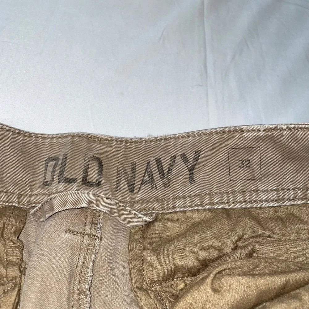 Old Navy Mens Cargo Shorts Khaki Tan Cotton Distressed Frayed Hem Size 32